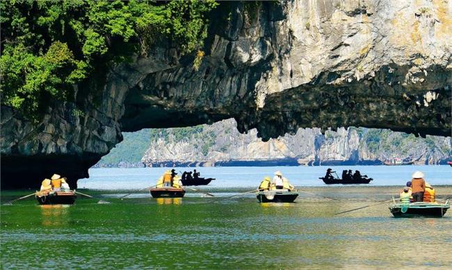 Explore Luon Cave